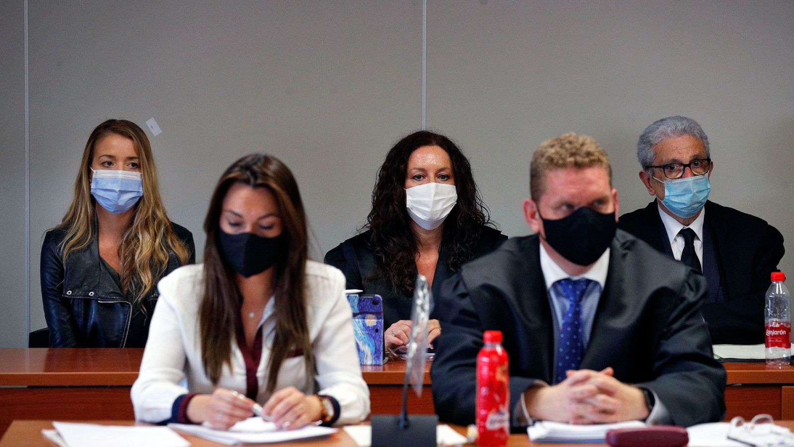 Comienza en Valencia el juicio a 'Maje' y su amante por el presunto apuñalamiento del marido de ella