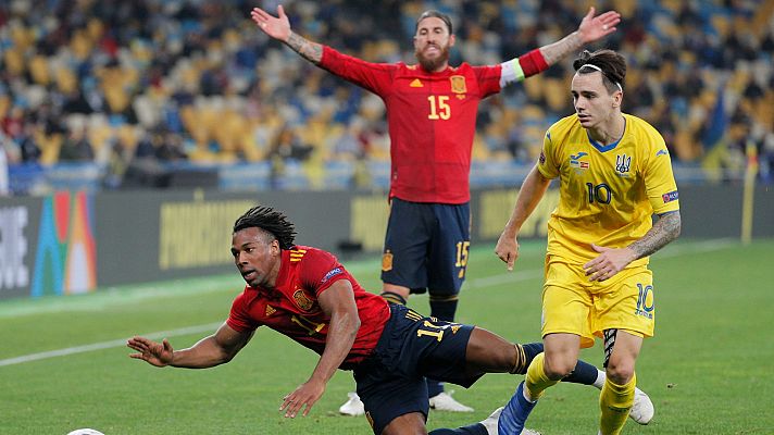 Telediario 1 - A España se le mojó la pólvora en ataque: 21 disparos, 0 goles