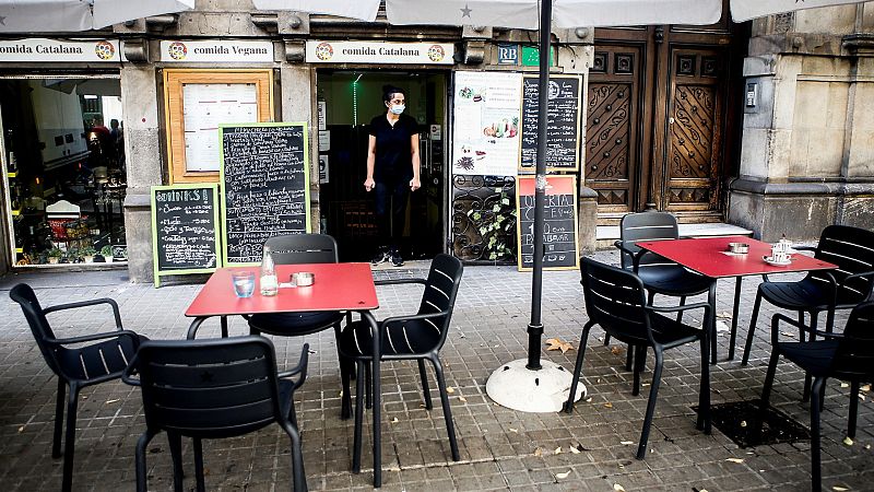 Protestas de los hosteleros por el cierre en Barcelona: "Nos arruinamos"