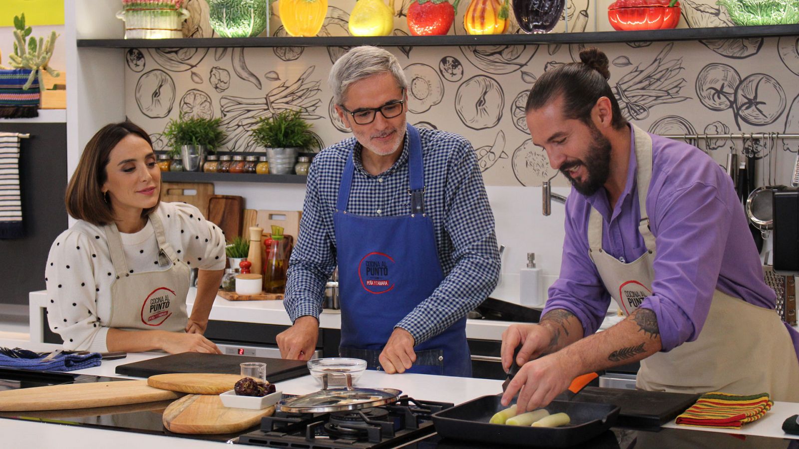 Cocina al punto con Peña y Tamara - Pechugas en escabeche de mango - RTVE.es