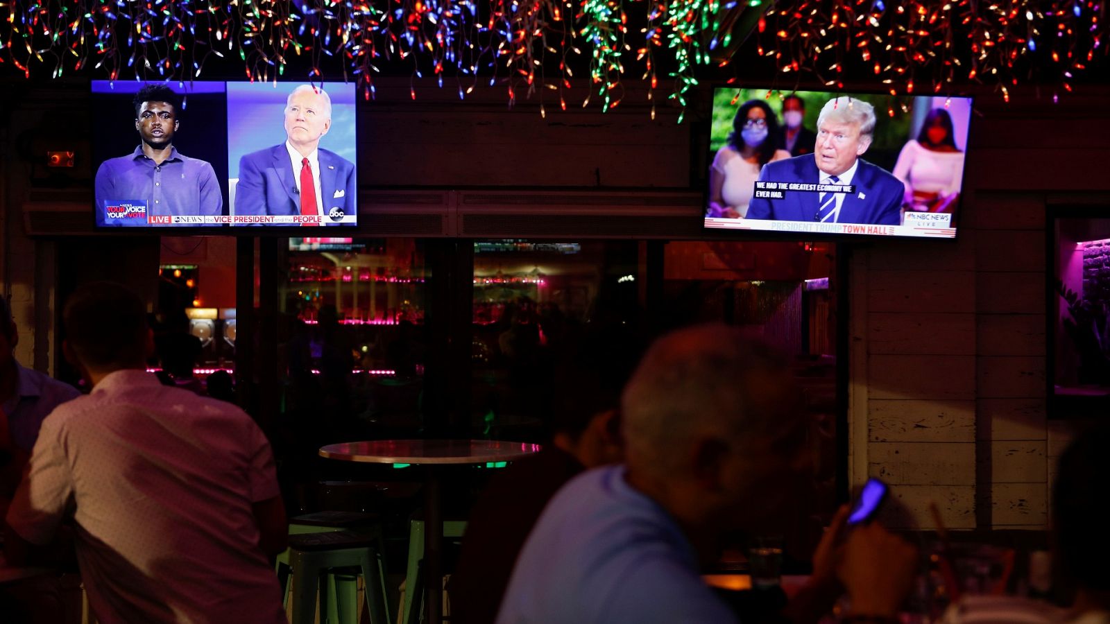 Trump y Biden compiten en dos entrevistas tras la cancelación del debate