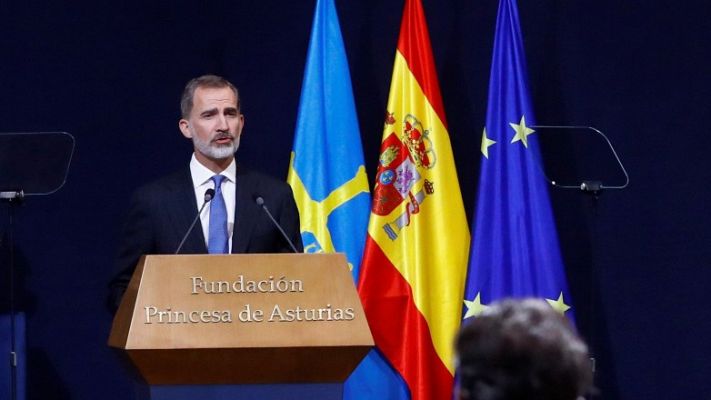 El rey pide un "gran esfuerzo nacional de entendimiento" para superar la crisis desatada por la pandemia