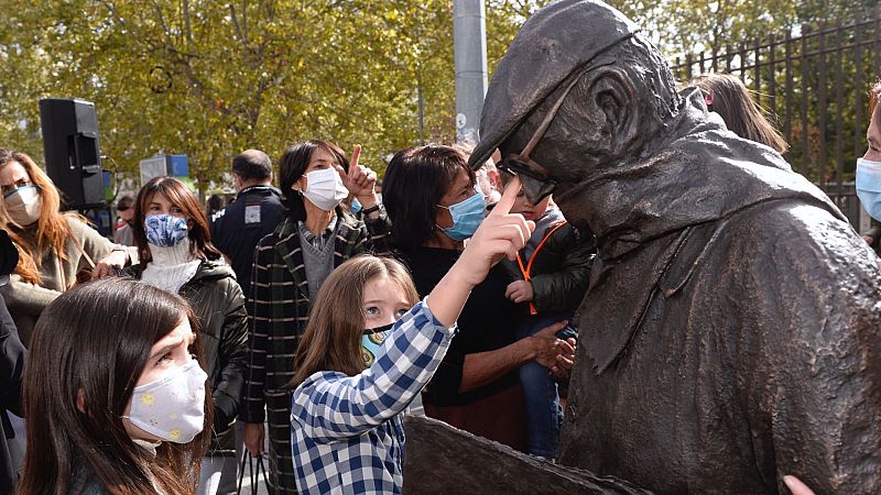 Los lectores de Delibes celebran el centenario del escritor