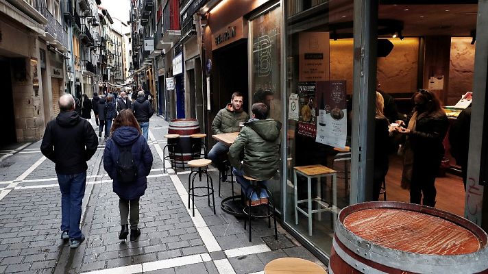 Los contagios avanzan pese a los nuevos confinamientos y restricciones