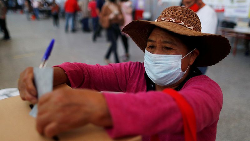 Bolivia celebra elecciones presidenciales con la ausencia de Evo Morales