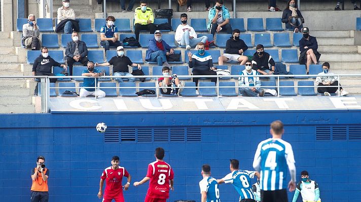 Telediario 1 - El público vuelve a los estadios en Segunda B