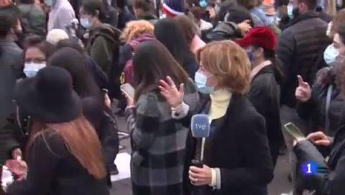 Telediario 1 - Concentraciones en Francia en repulsa al ataque contra el profesor decapitado