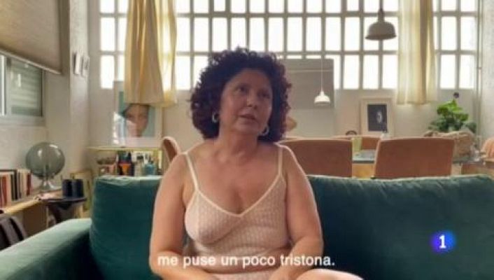 Telediario 1 - Víctimas del cáncer de mama reclaman sujetadores de una sola copa