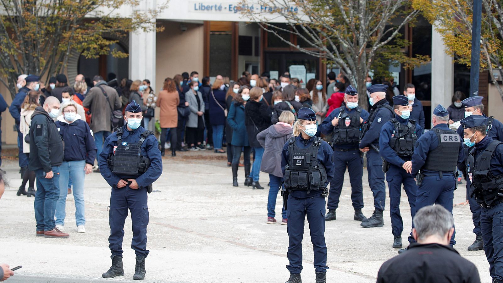Francia fortalece su seguridad contra el yihadismo e incrementa la vigilancia en internet - Informativo 24h | Ver