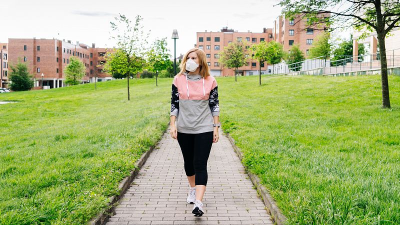 Manuel Franco, epidemiólogo: "El riesgo en interiores es veinte veces mayor" - Telediario 1 | Ver