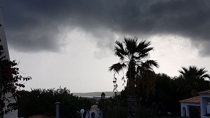 En Canarias, cielos nubosos en las islas occidentales, con precipitaciones en La Palma