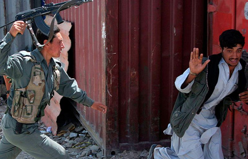 Al menos 12 personas han muerto y 50 han resultado heridas en un atentado suicida en Kabul.