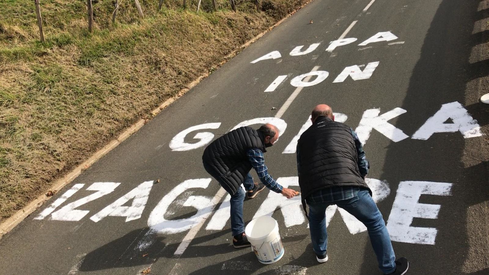 Vuelta 2020 | La afición vasca deja su huella en Arrate