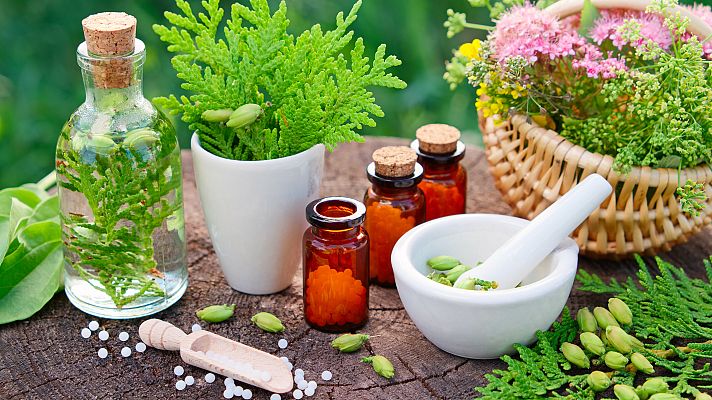 Telediario 1 - Científicos y médicos se plantan contra las pseudoterapias