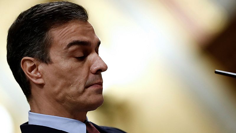 Sánchez le dice a Abascal que la democracia en España "no tiene marcha atrás"