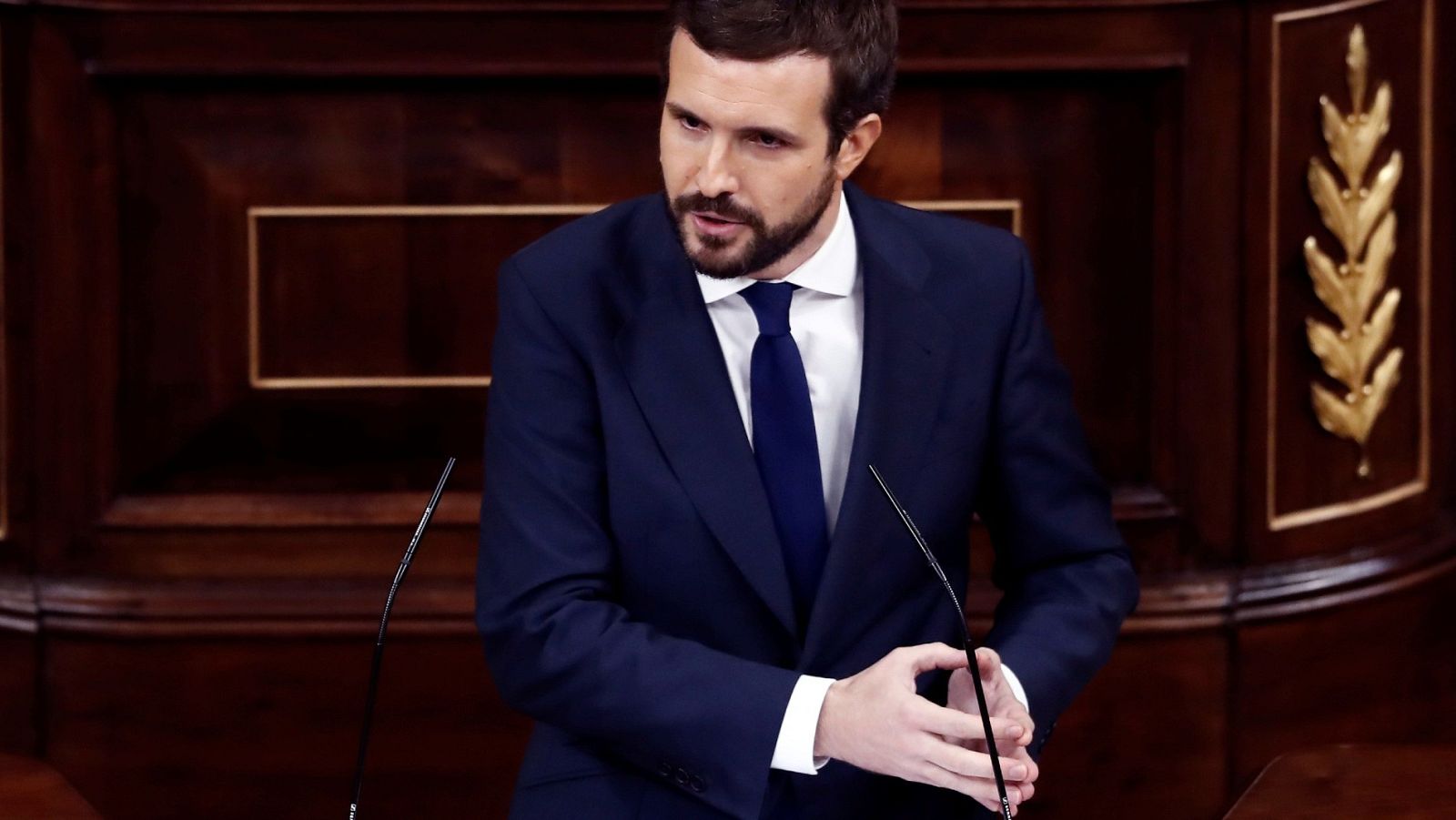 Casado a Abascal: "Usted pasará y solo dejará escombros"