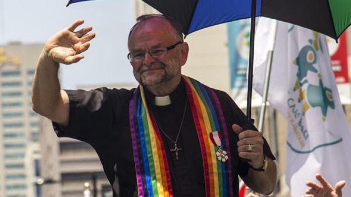 Telediario 1 - Asociaciones LGTBI consideran insuficientes las palabras del papa Francisco