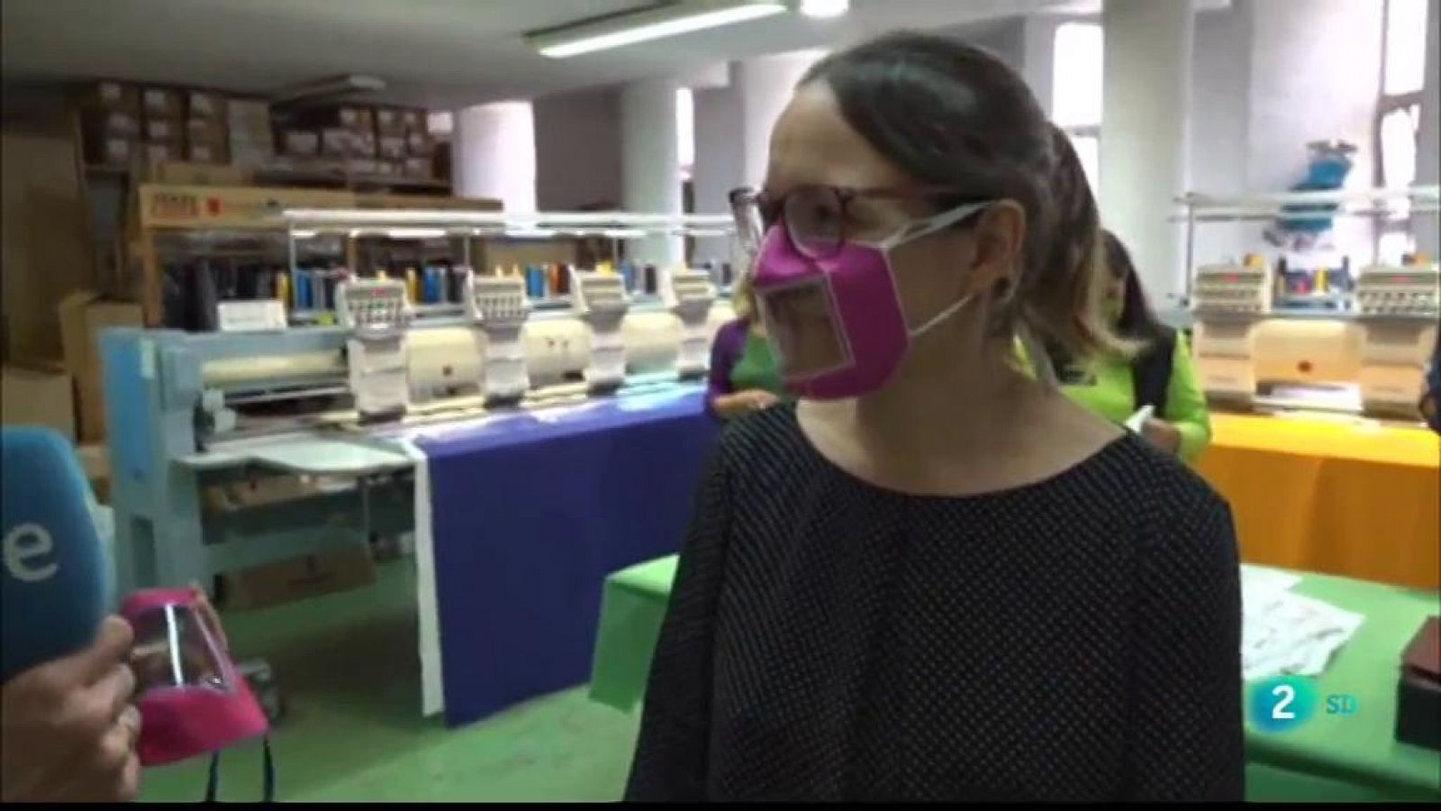 Mascaretes per a sords i Peatge Urbà a BCN | La Metro - RTVE Catalunya