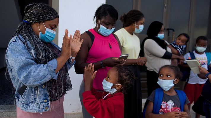 El gobierno canario devuelve sus hijos a cinco mujeres llegadas en patera