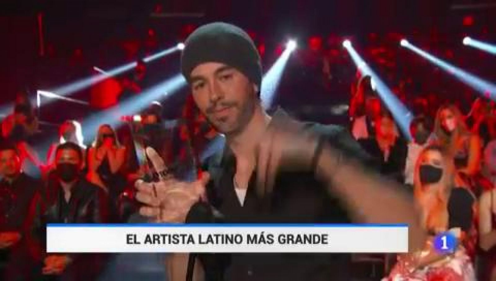 Telediario 1: Enrique Iglesias elegido como el artista latino más grande de la historia por los Premios Billboard | RTVE Play