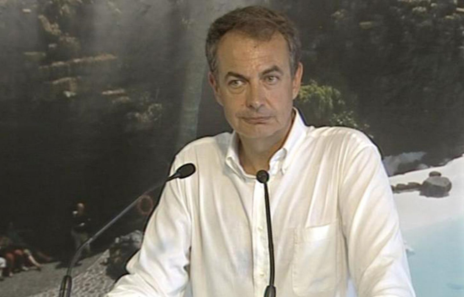 Zapatero no descarta hacer cambios en la medida de los 420 euros tras las críticas | Ver