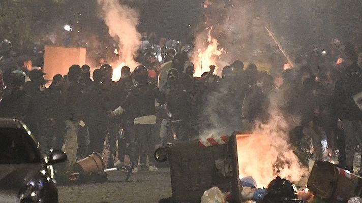 Noche de enfrentamientos en Nápoles por el toque de queda