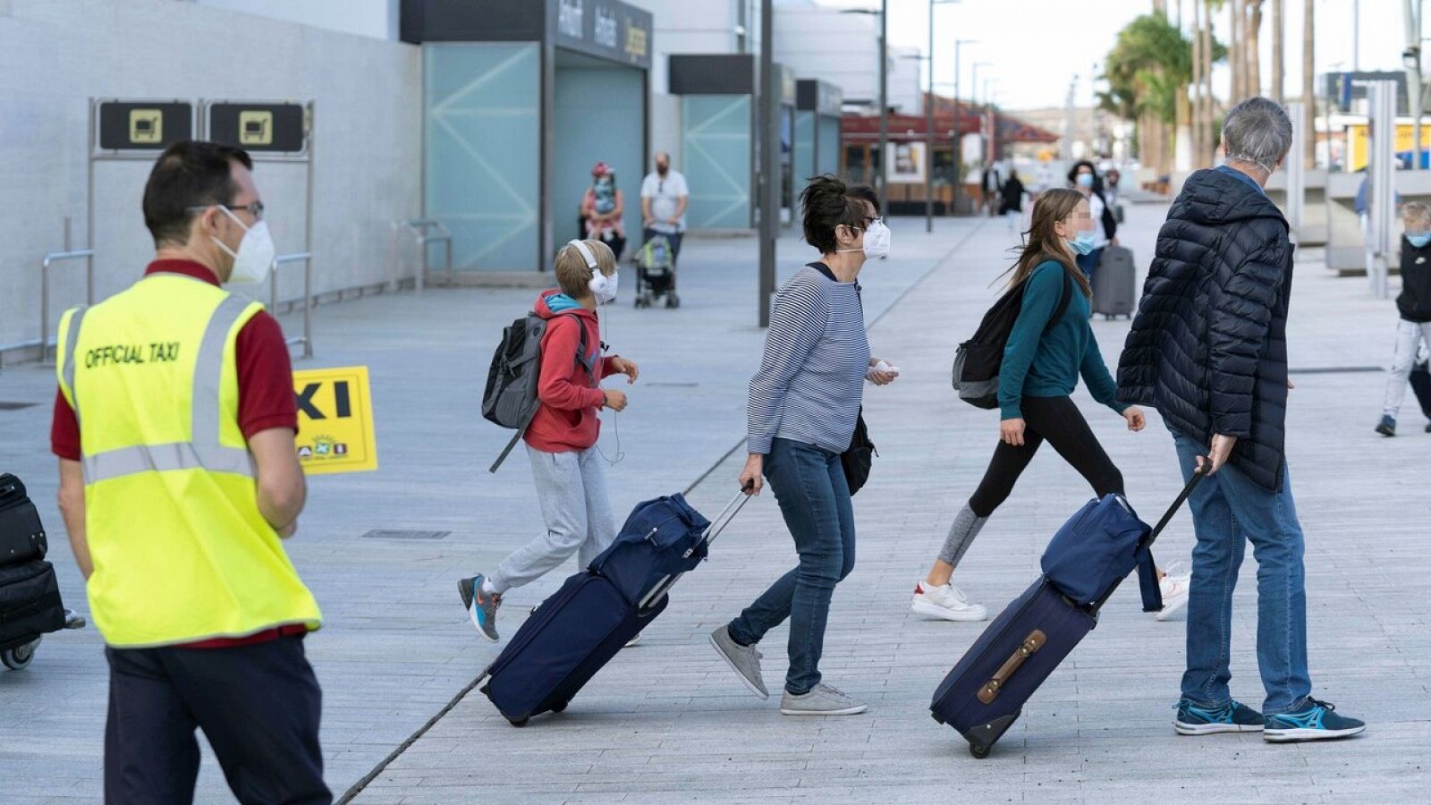 Canarias arranca la temporada alta de turismo con optimismo