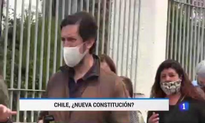 Telediario 1 - Calma en Chile y largas filas en centros de votación en histórico plebiscito