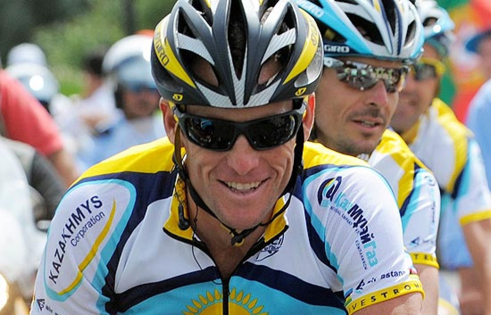 Lance Armstrong se ha entrenado con 200 ciclistas escoceses. El estadounidense les citó por medio de Twitter, una red social de internet.