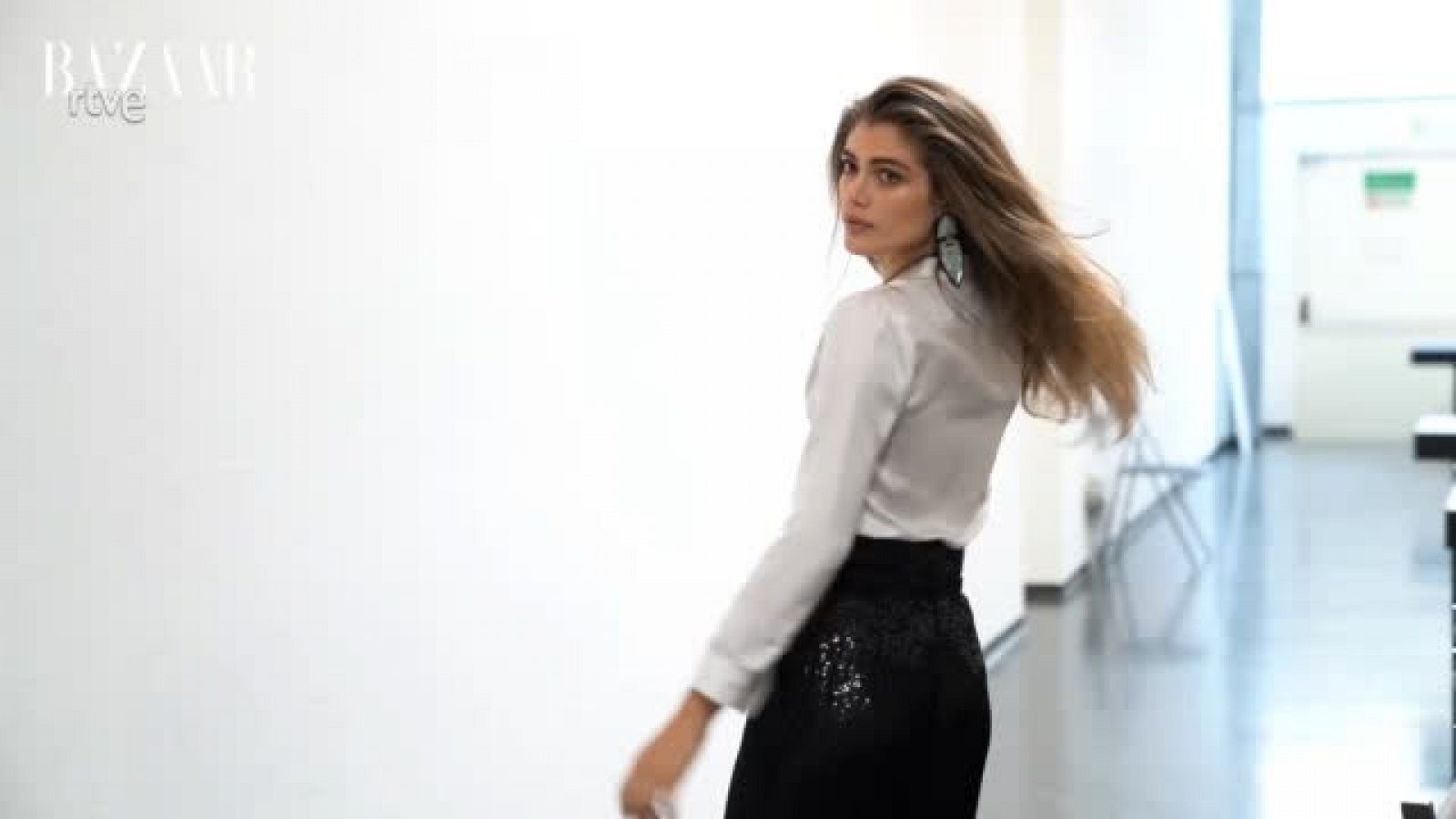 Entrevista a Valentina Sampaio, la primera modelo trans en la portada de Harper's Bazaar.