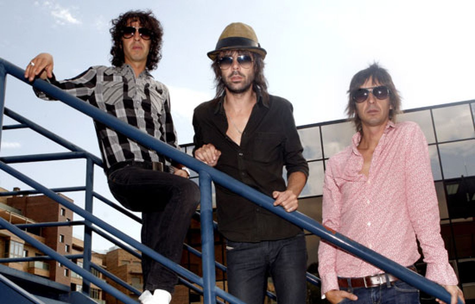 Definido como un disco de "pop puro", recuperan parte de la psicodelia de sus inicios.