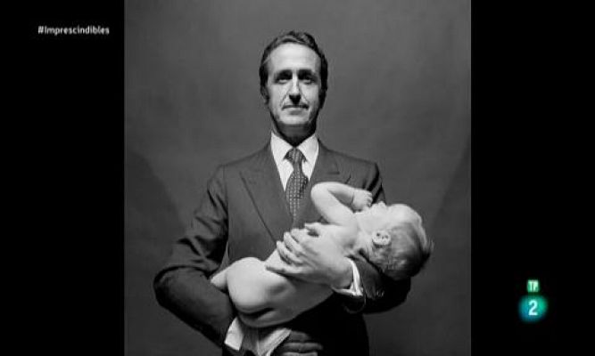 Schommer fotografió a López Bravo con un bebé desnudo