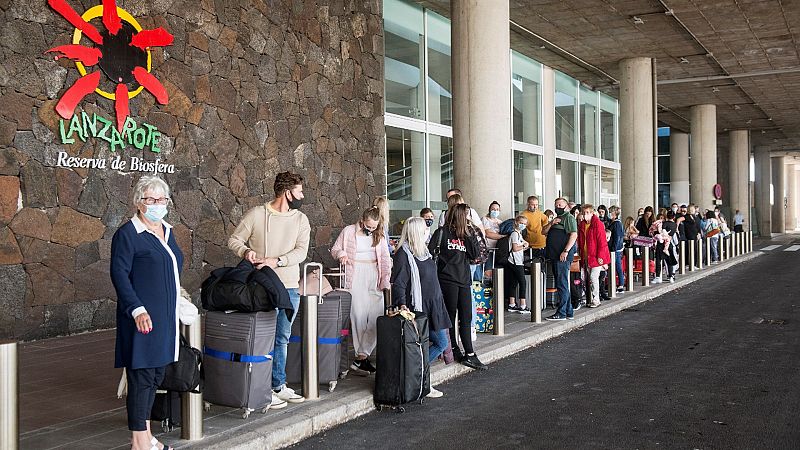 Canarias exigirá una PCR negativa en COVID-19 a los turistas