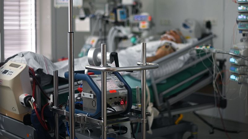 Coronavirus - España registra ya cifras de fallecidos comparables a las de abril - Telediario 1 | Ver