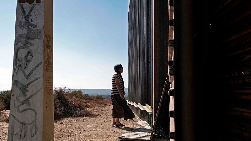 Miles de migrantes atrapados entre el muro de Trump y el muro del miedo