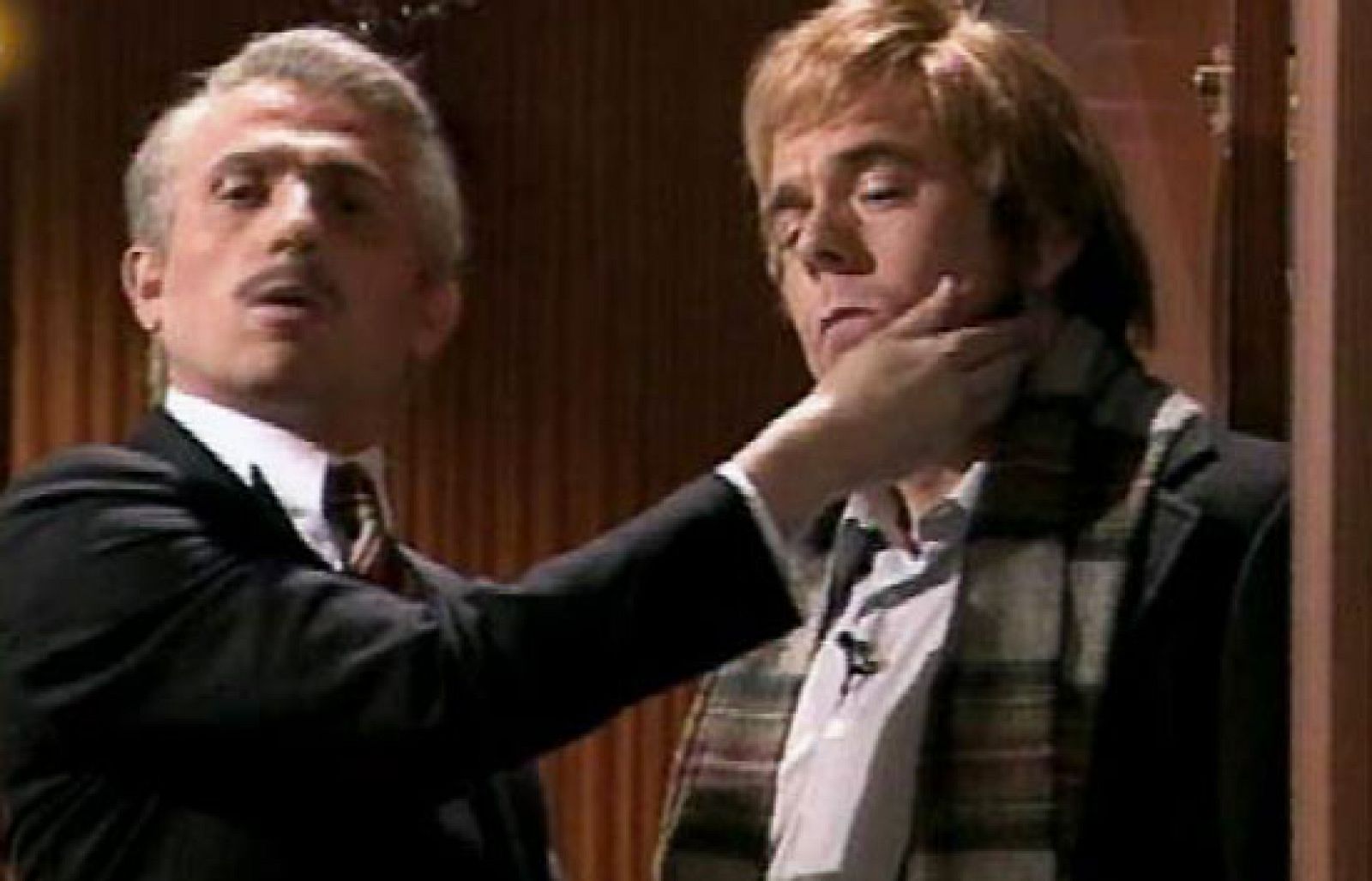 Cruz y Raya - Regreso al 2004 - Humor en el Archivo de RTVE | Ver