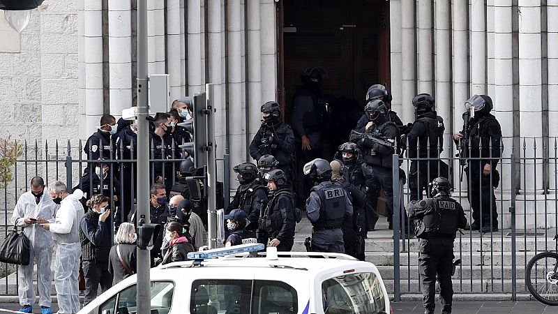 Al menos tres muertos en un atentado yihadista en Niza