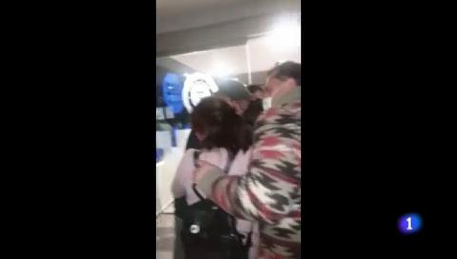 Investigan el caso de la niña desaparecida durante horas en Calella - Telediario 1 | Ver