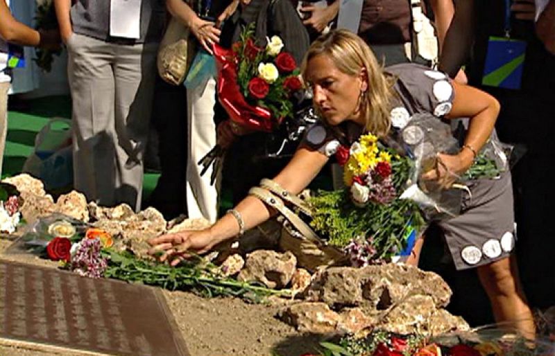 Homenaje a las víctimas de la tragedia de Barajas