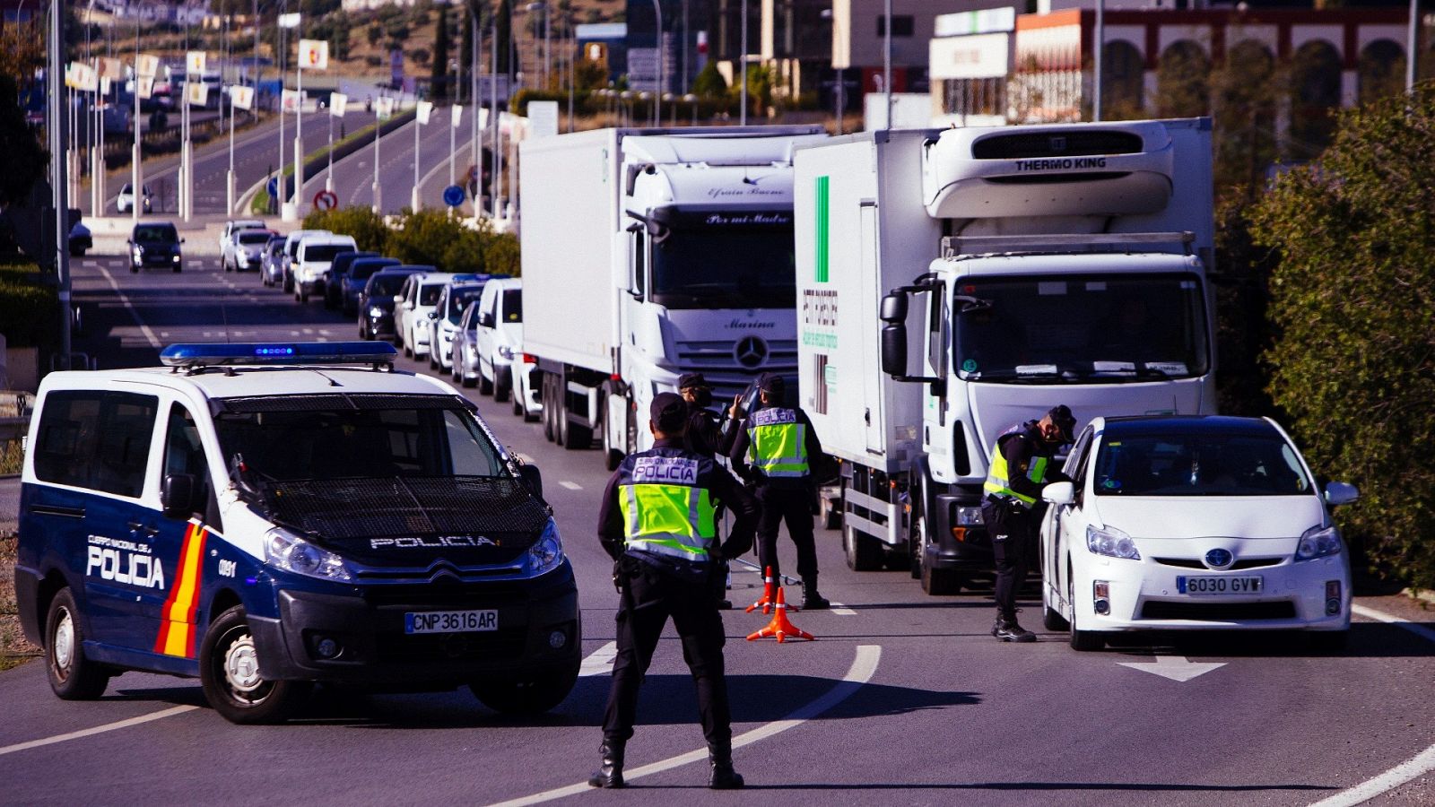 Consultas Surrealistas A La Policia Sobre El Estado De Alarma