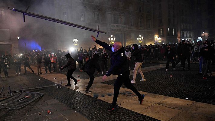 Disturbios en Barcelona por las medidas contra la pandemia