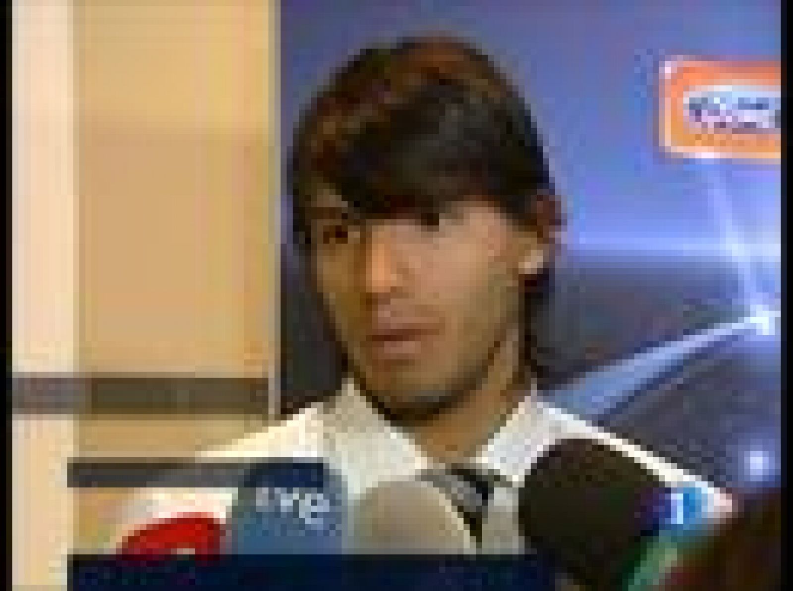 El Atlético derrotó al Panathinaikos en Atenas. Maxi, Forlán y Agüero anotaron los tres tantos que dejan encarrilada la eliminatoria.