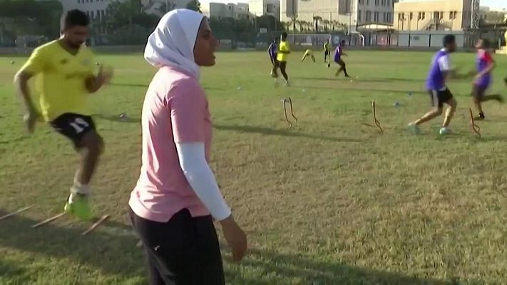 Telediario 1 - Faiza Haider, primera entrenadora de un equipo masculino en Egipto