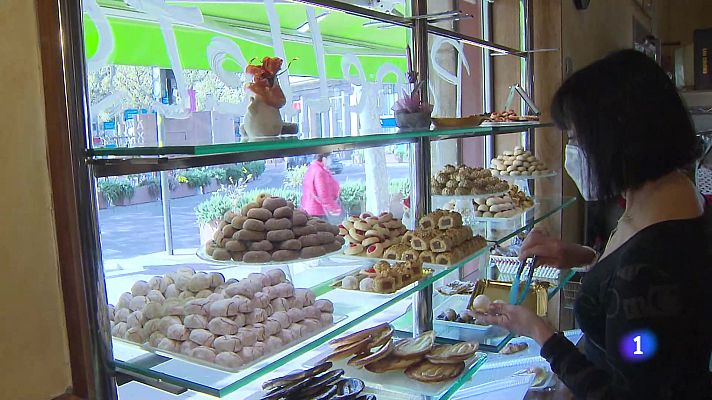 Es tiempo de buñuelos, huesos de santo, panellets y otros dulces típicos