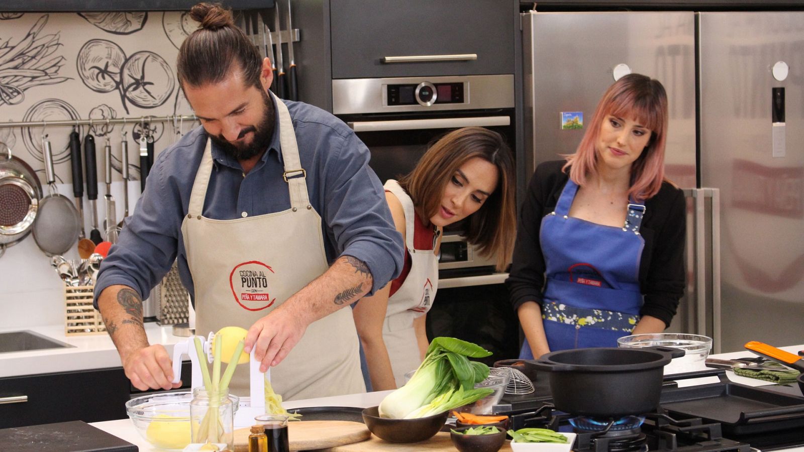 Cocina al punto con Peña y Tamara - Soja verde con níscalos - RTVE.es