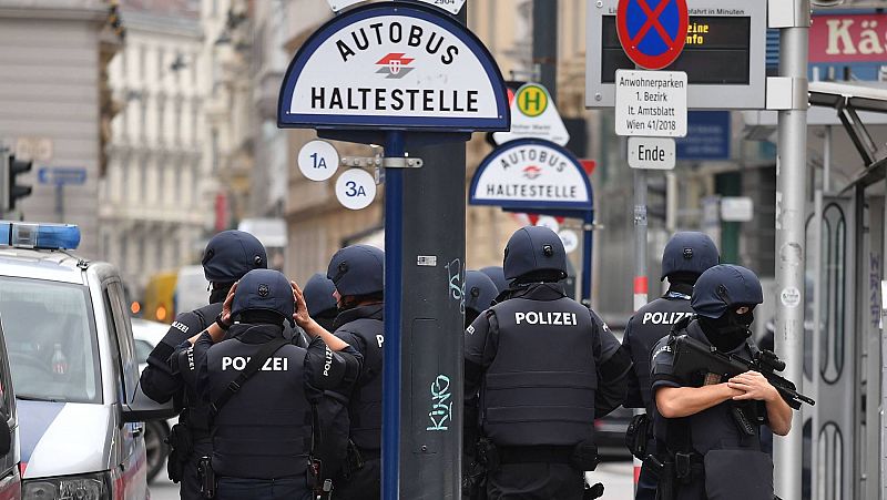 Austria busca a los autores y cómplices del atentado múltiple en Viena