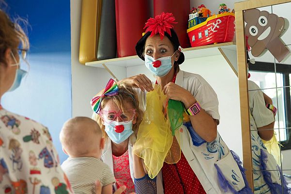 Sonrisa Médica. Payasos de hospital en Baleares