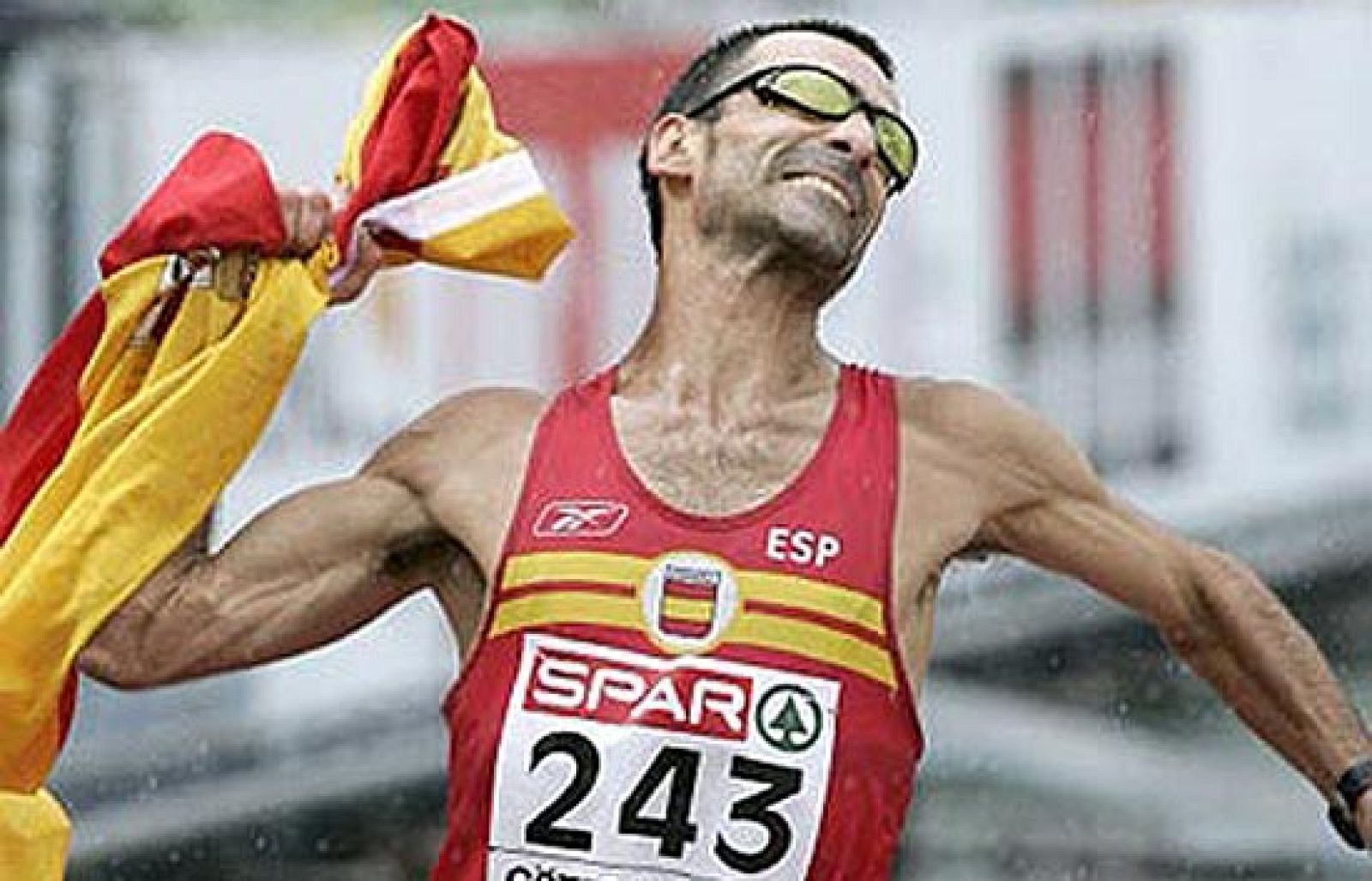 Bragado se alzó con la medalla de plata en el Campeonato Mundial de Atletismo de 1997 disputado en Atenas (Grecia).