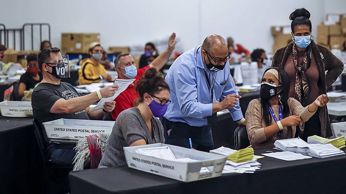 La complejidad del recuento y el elevado volumen de voto por correo ralentizan el escrutinio en Estados Unidos