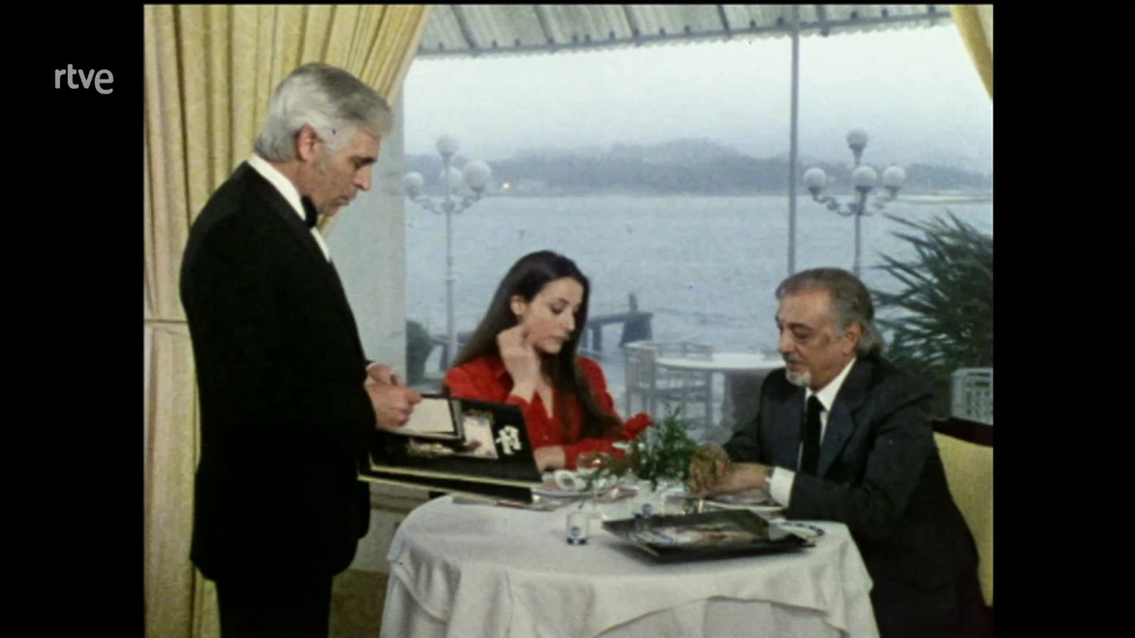 Anillos de oro - Capítulo 5: Tiempo feliz de caramelo - ver ahora